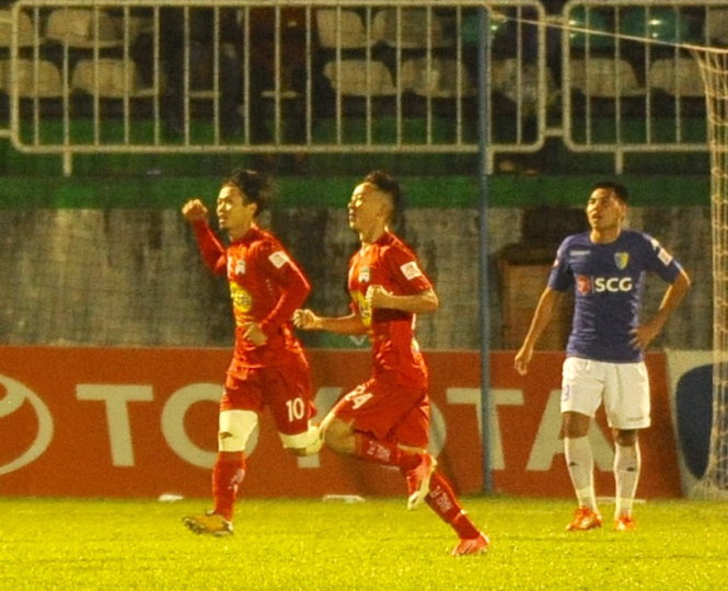 Công Phượng ghi bàn phút 89, HAGL đá bại Hà Nội
