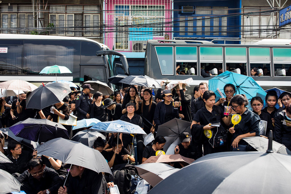 Thái Lan: Biển người màu đen tiễn biệt người cha vĩ đại