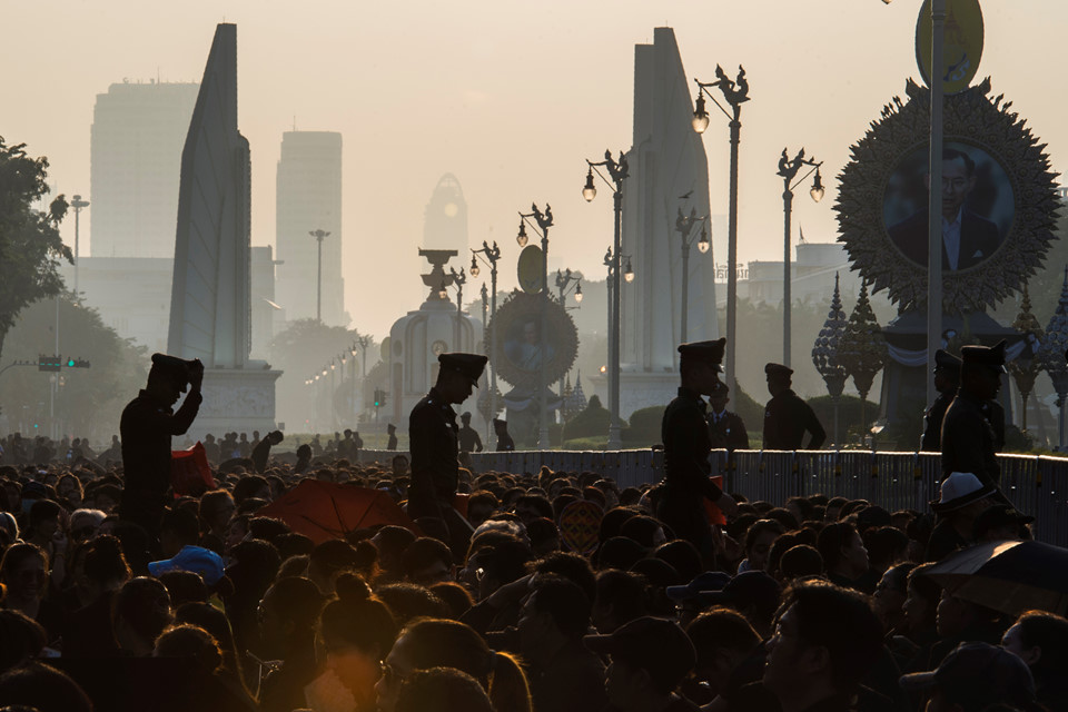 Thái Lan: Biển người màu đen tiễn biệt người cha vĩ đại