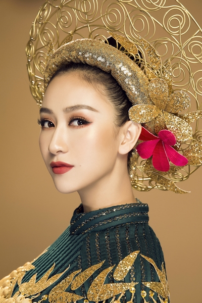 Trang phục gợi hình ảnh nữ tướng của Hà Thu ở Miss Earth
