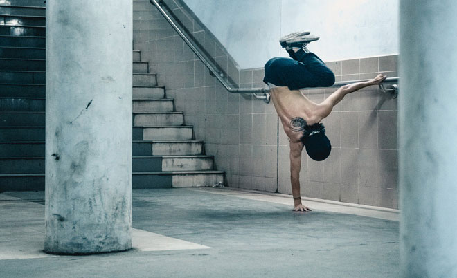 Chùm ảnh: Một nhịp sống Hà Nội thật khác ở phố đi bộ 12 cửa dưới lòng đất trong 10 năm qua