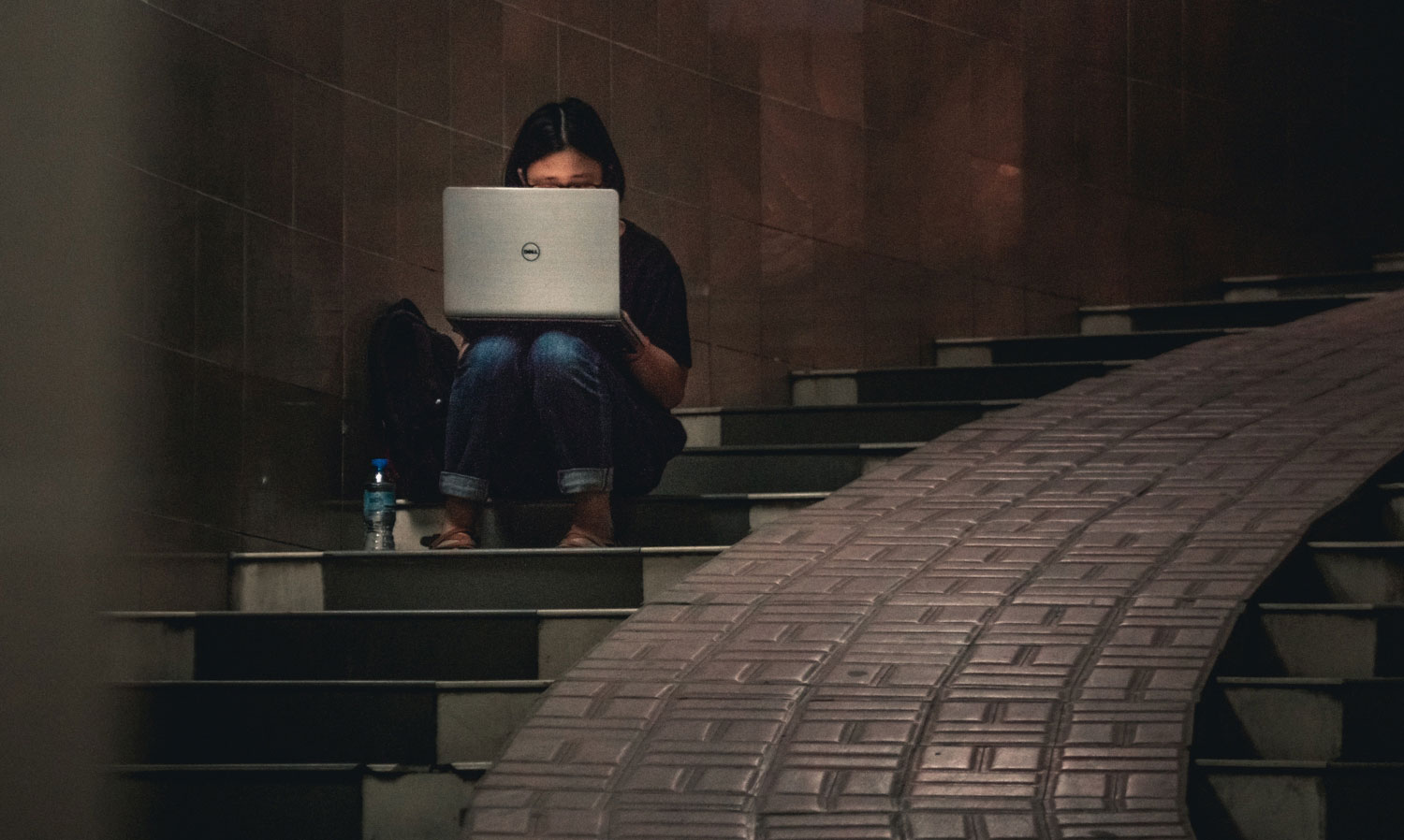 Chùm ảnh: Một nhịp sống Hà Nội thật khác ở phố đi bộ 12 cửa dưới lòng đất trong 10 năm qua