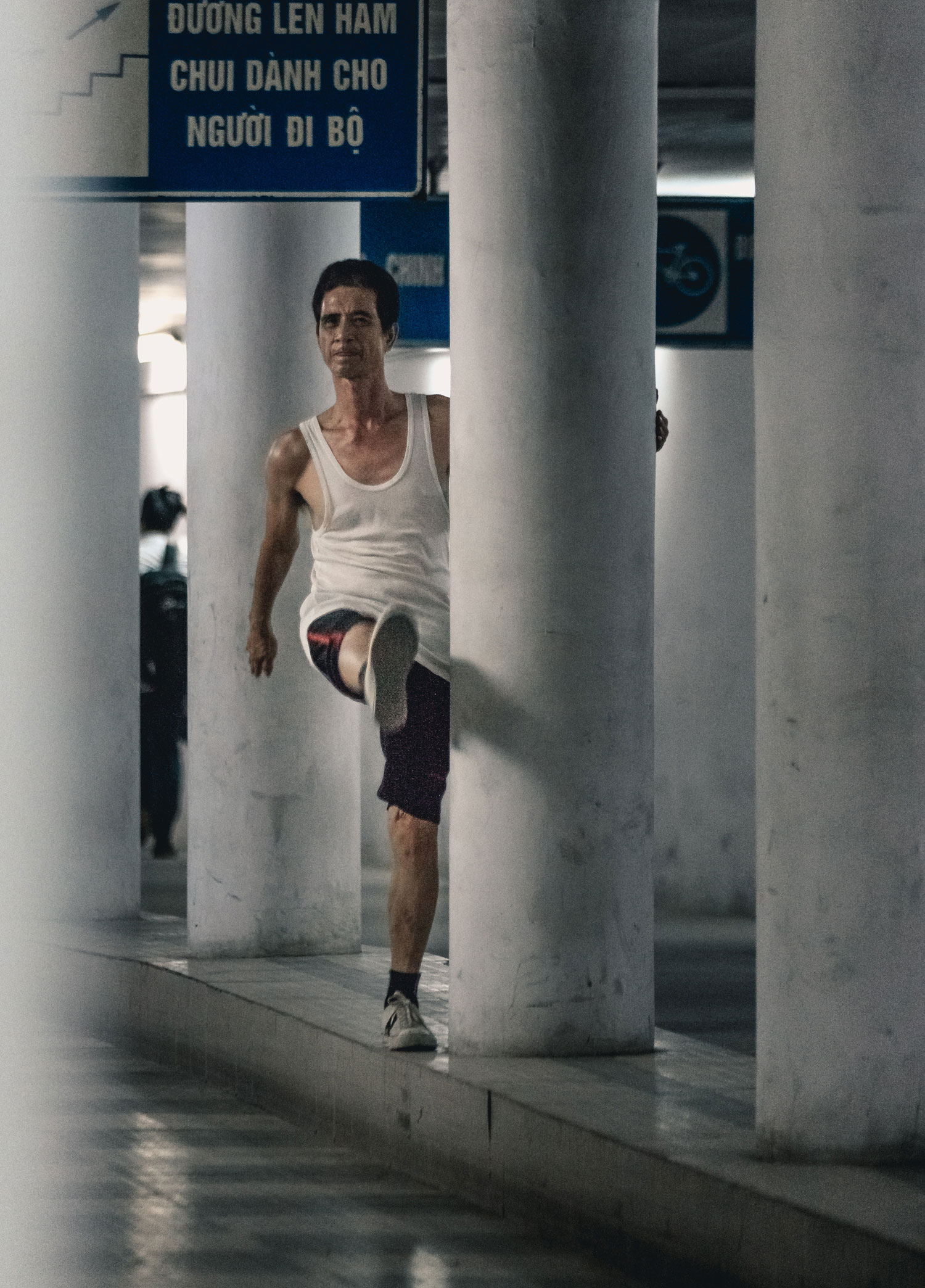 Chùm ảnh: Một nhịp sống Hà Nội thật khác ở phố đi bộ 12 cửa dưới lòng đất trong 10 năm qua