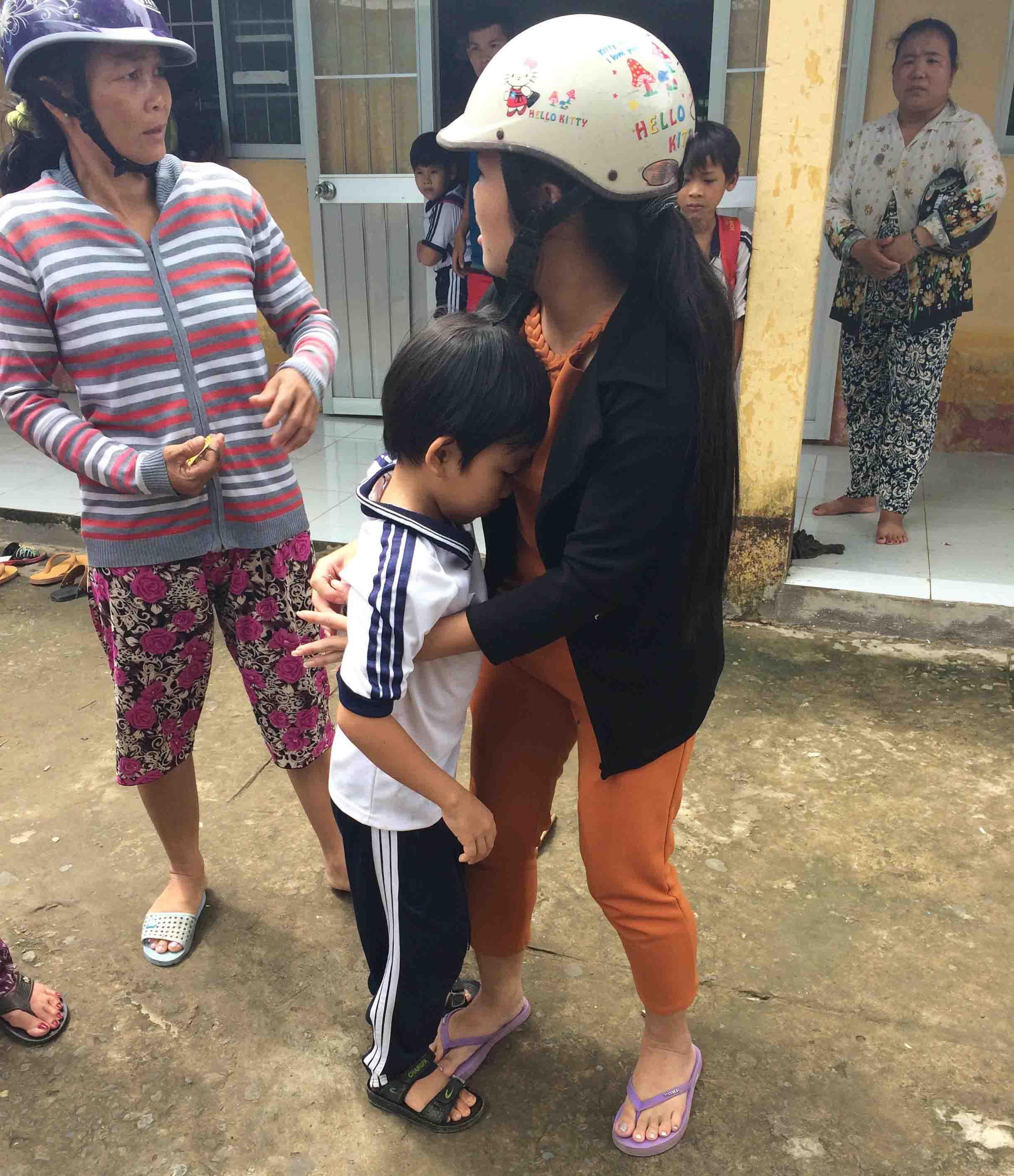 Hậu Giang: Cả trăm học sinh tiểu học cấp cứu sau khi uống sữa