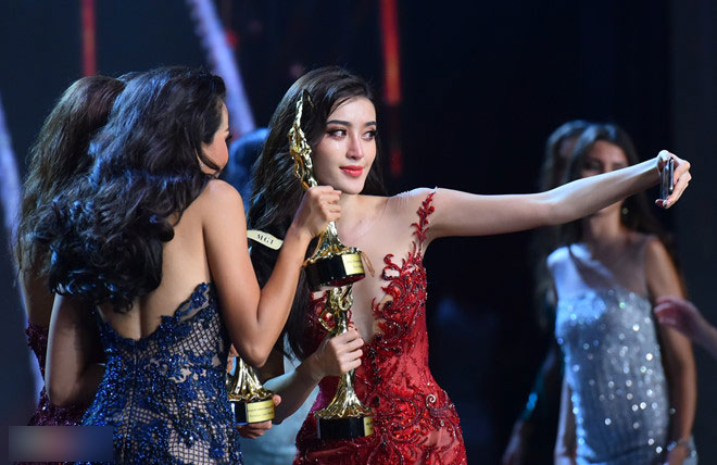 Huyền My lên tiếng về việc không đến chúc mừng tân hoa hậu