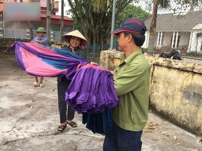 Khaisilk nói chủ yếu thu mua lụa ở làng nghề Nha Xá, người dân nói không