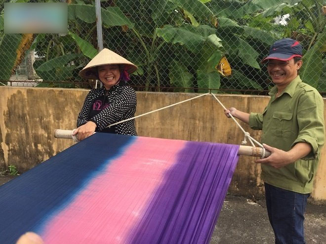 Khaisilk nói chủ yếu thu mua lụa ở làng nghề Nha Xá, người dân nói không