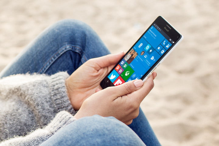 Microsoft sắp ra mắt điện thoại gập Surface Phone Microsoft sắp ra mắt điện thoại gập Surface Phone