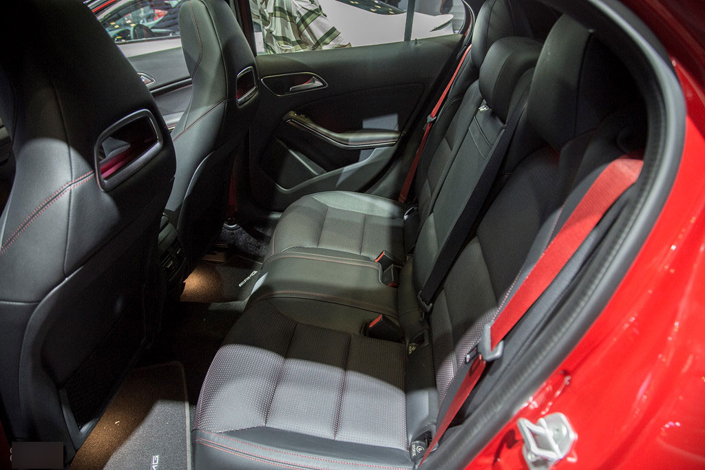 Chi tiết Mercedes GLA 45 AMG giá 2,4 tỷ vừa ra mắt tại VN