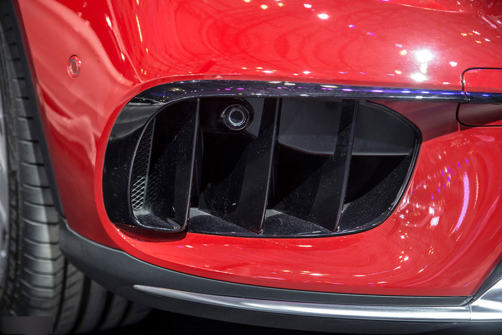 Chi tiết Mercedes GLA 45 AMG giá 2,4 tỷ vừa ra mắt tại VN