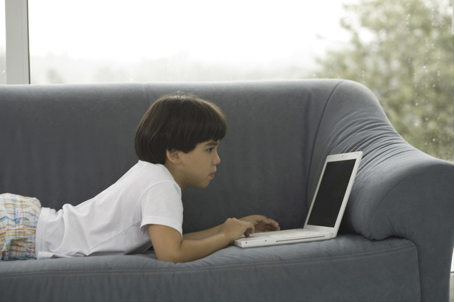 13 quy tắc an toàn bố mẹ cần ghi nhớ để con tránh khỏi các mối nguy hiểm đe dọa