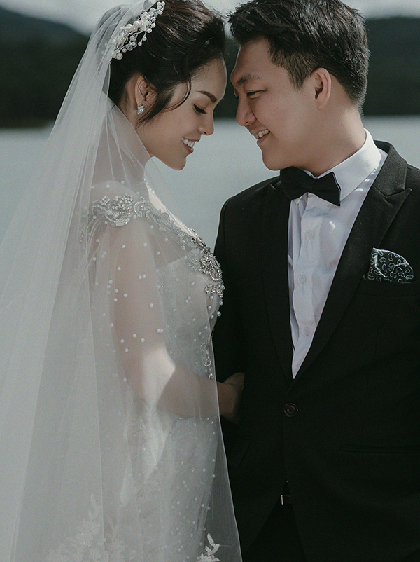 Vợ chồng Dương Cẩm Lynh chụp ảnh cưới cùng con trai 1 tuổi