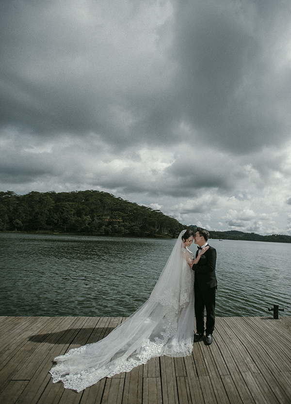 Vợ chồng Dương Cẩm Lynh chụp ảnh cưới cùng con trai 1 tuổi