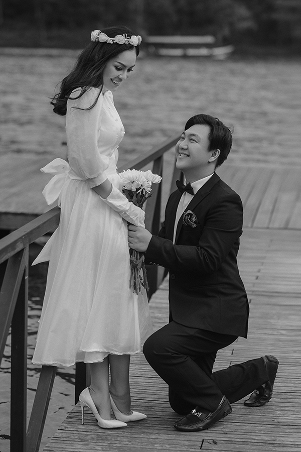 Vợ chồng Dương Cẩm Lynh chụp ảnh cưới cùng con trai 1 tuổi