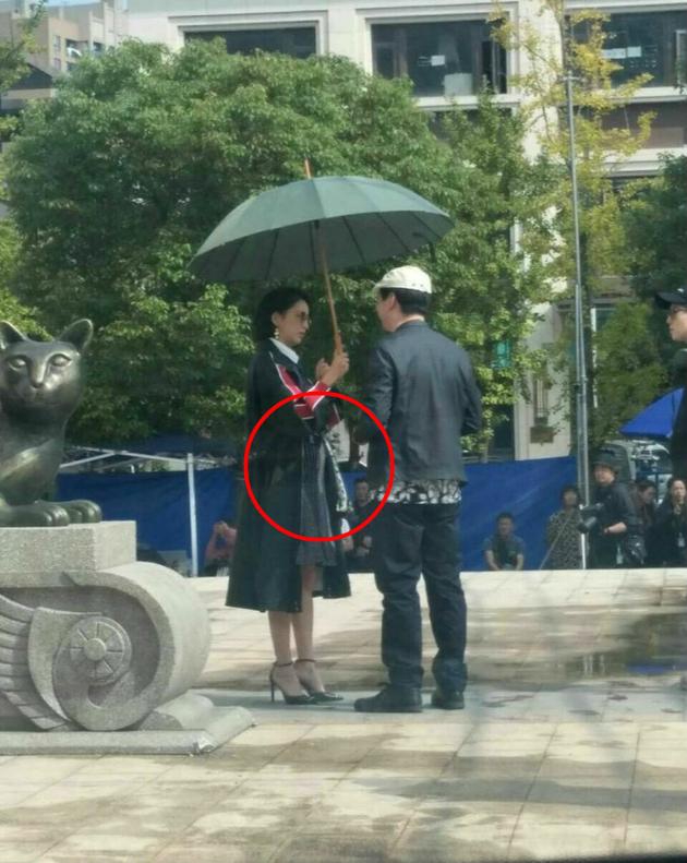 Ngỡ tưởng ly thân vì chồng ngoại tình, mỹ nhân Cung Tỏa Tâm Ngọc lộ bụng bầu trên phố?