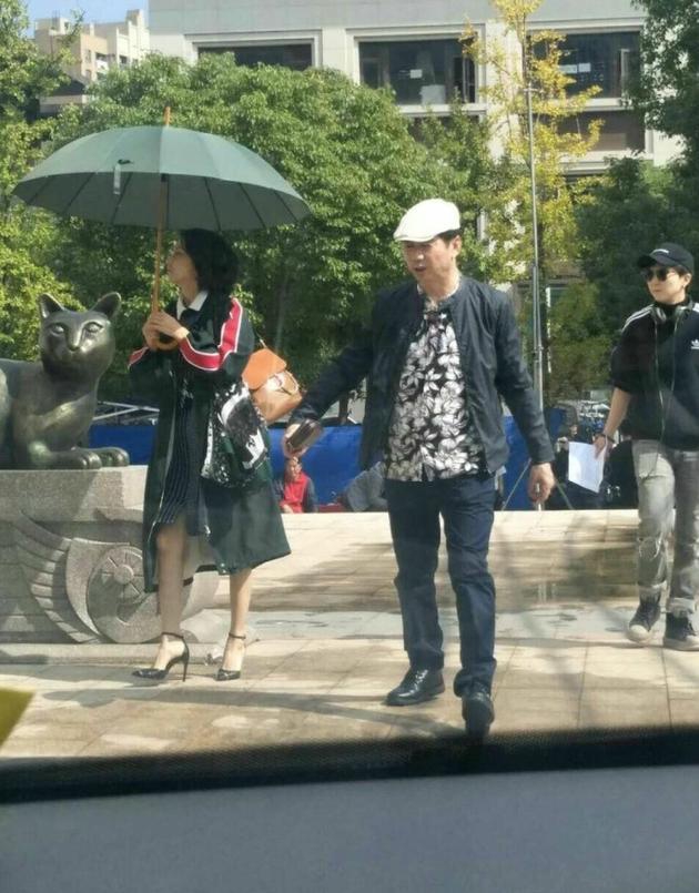 Ngỡ tưởng ly thân vì chồng ngoại tình, mỹ nhân Cung Tỏa Tâm Ngọc lộ bụng bầu trên phố?