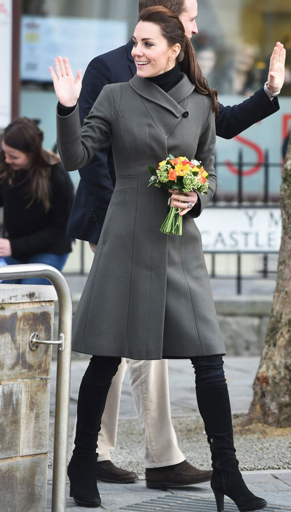 Gợi ý diện áo choàng từ style của công nương Kate