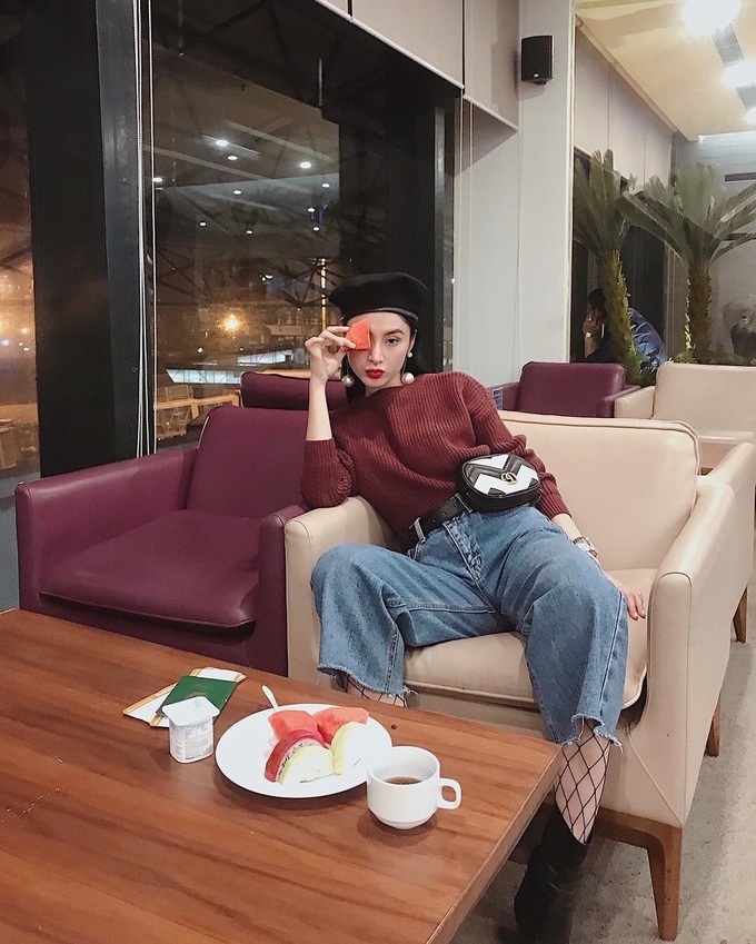 Học cách mix áo len ngày lạnh từ sao Việt