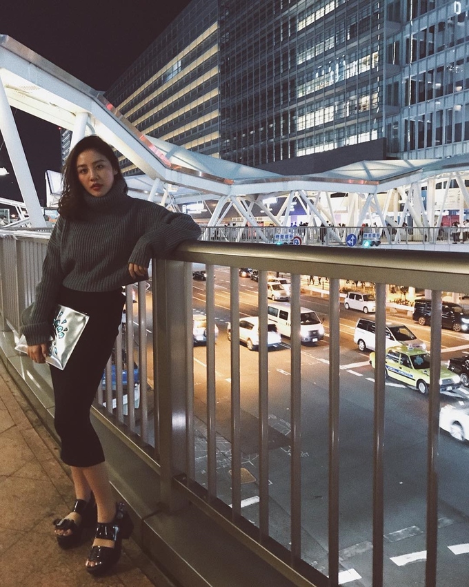 Học cách mix áo len ngày lạnh từ sao Việt