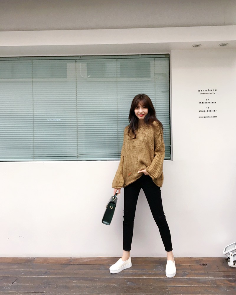 Mua gì cũng được nhưng mùa đông bạn đừng quên mua áo len màu camel Mua gì cũng được nhưng mùa đông bạn đừng quên mua áo len màu camel