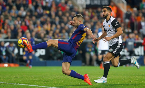 Messi bị tước bàn hợp lệ, Barca chia điểm với Valencia