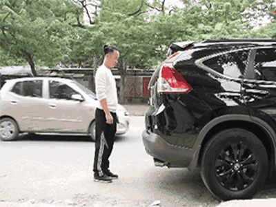 Chủ xe Honda CR-V cũ độ cốp mở bằng đá chân với 11 triệu đồng Chủ xe Honda CR-V cũ độ cốp mở bằng đá chân với 11 triệu đồng