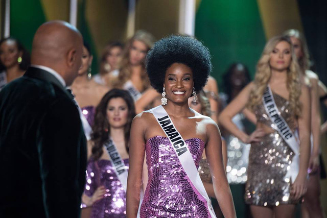 Những hình ảnh đẹp nhất đêm chung kết Hoa hậu Hoàn vũ 2017