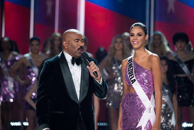 Những hình ảnh đẹp nhất đêm chung kết Hoa hậu Hoàn vũ 2017