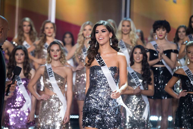 Những hình ảnh đẹp nhất đêm chung kết Hoa hậu Hoàn vũ 2017