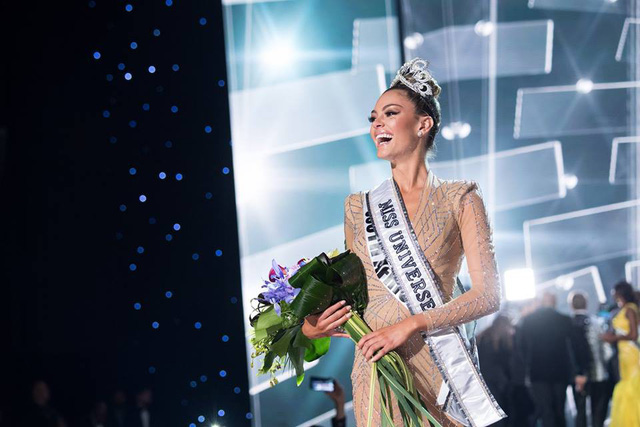 Những hình ảnh đẹp nhất đêm chung kết Hoa hậu Hoàn vũ 2017