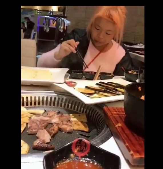 Tưởng đâu tán được hot girl trên mạng, chàng trai hú hồn khi gặp người thương ngoài đời