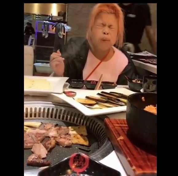 Tưởng đâu tán được hot girl trên mạng, chàng trai hú hồn khi gặp người thương ngoài đời