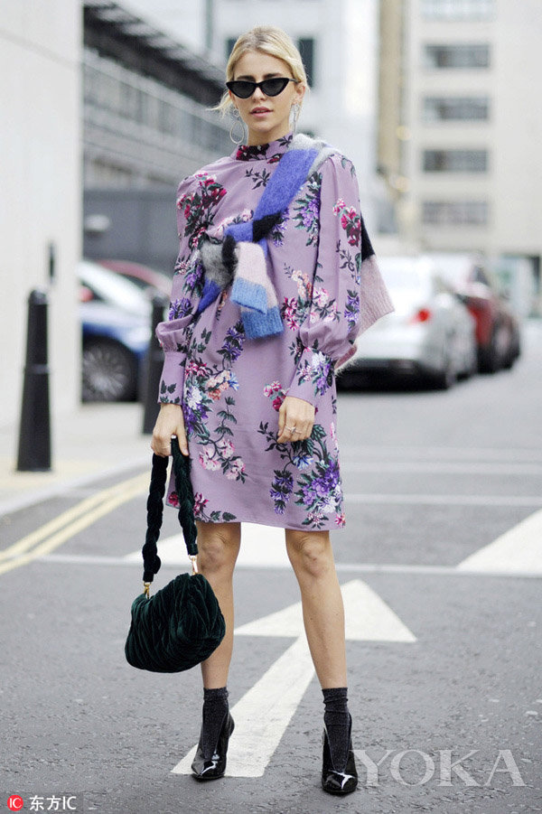 Cánh mày râu ngơ ngác khi chị em biến áo len thành khăn quàng cổ, trang sức ngày lạnh