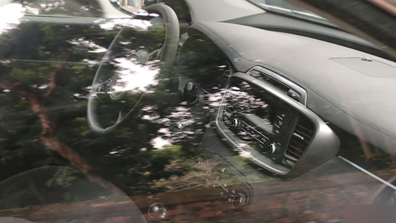 Kia Sorento thế hệ mới lăn bánh trên phố Hà Nội