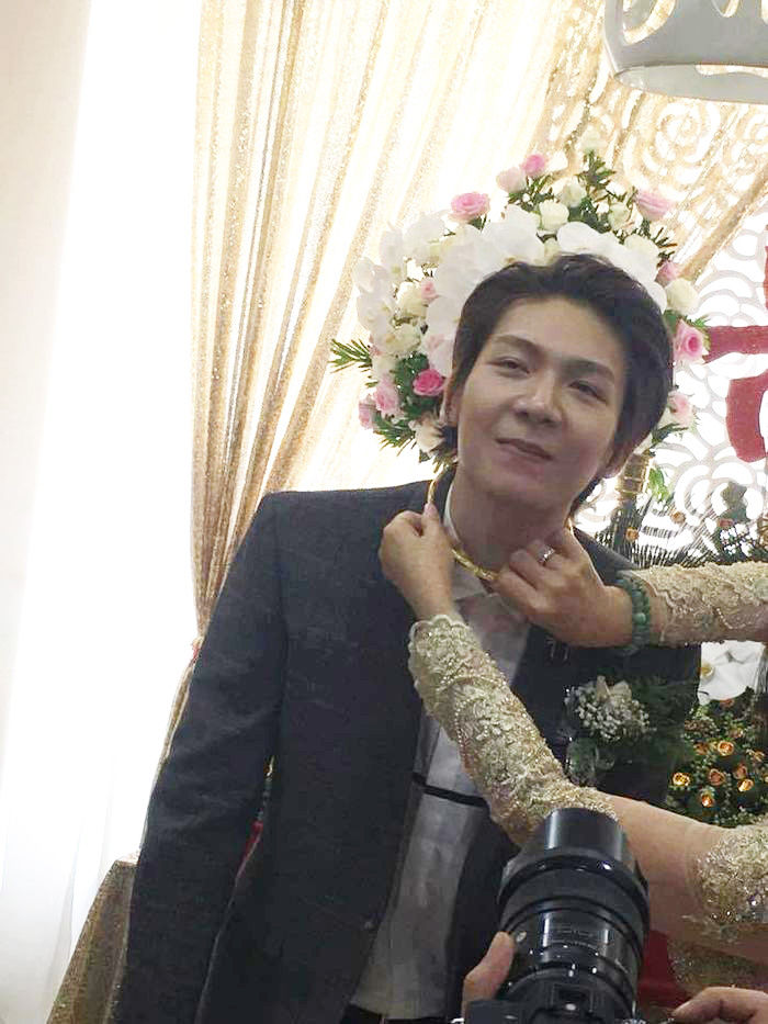 Hé lộ lý do mẹ Khởi My tặng kiềng vàng cho Kelvin Khánh trong đám cưới