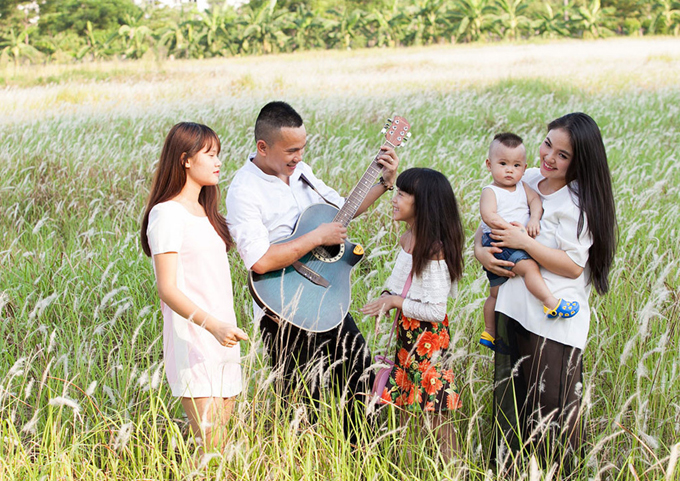 Lam Trang vợ Tú Dưa: Chị Thúy Hiền là cái bóng khá lớn trong cuộc đời anh Tú