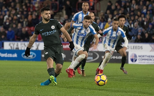 Man City thắng ngược, tái lập cách biệt tám điểm trên đỉnh bảng