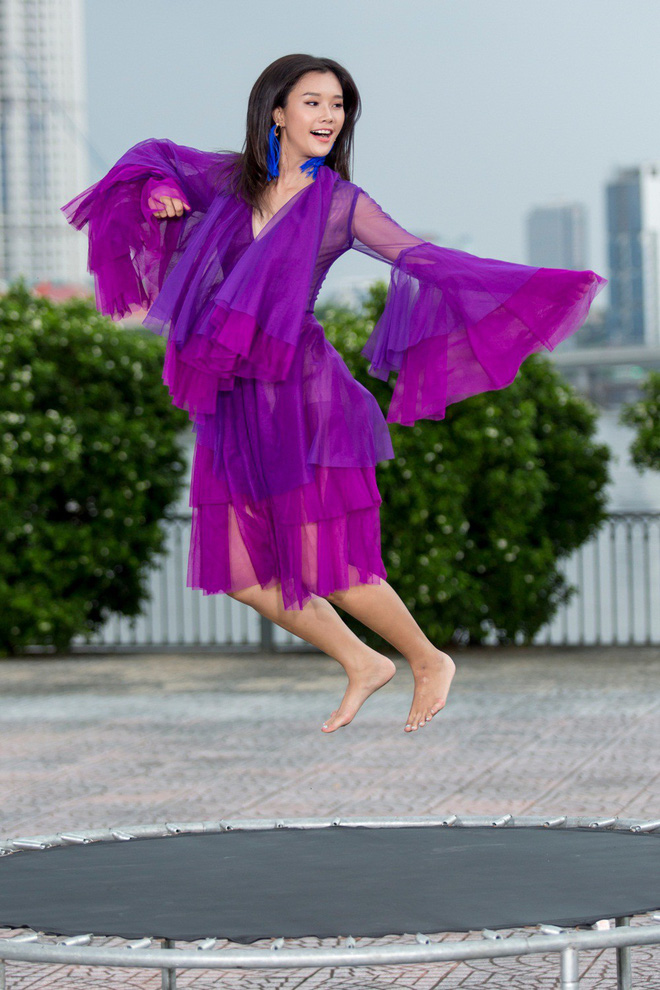 Bị Minh Tú vỗ mặt liên tục, Kỳ Duyên loại ngay thí sinh của đàn chị khỏi The Look