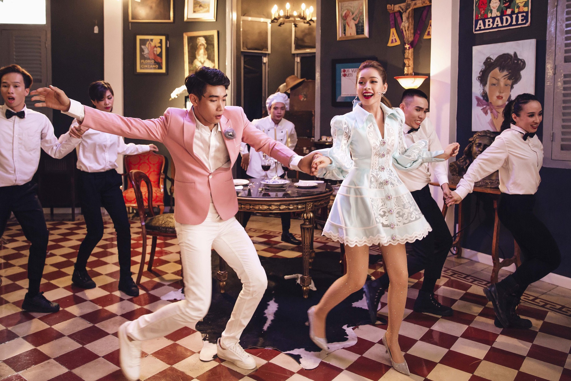 Chi Pu tung MV thứ 3, giải mã câu nói Từ hôm nay hãy gọi tôi là hoa hậu Chi Pu tung MV thứ 3, giải mã câu nói Từ hôm nay hãy gọi tôi là hoa hậu