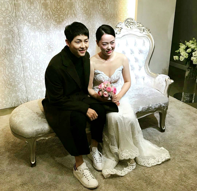 Song Joong Ki lên cân rõ rệt sau tuần trăng mật