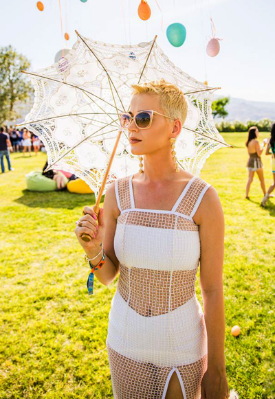 Loạt mỹ nhân quốc tế tỏa sáng với váy áo của nhà thiết kế Việt