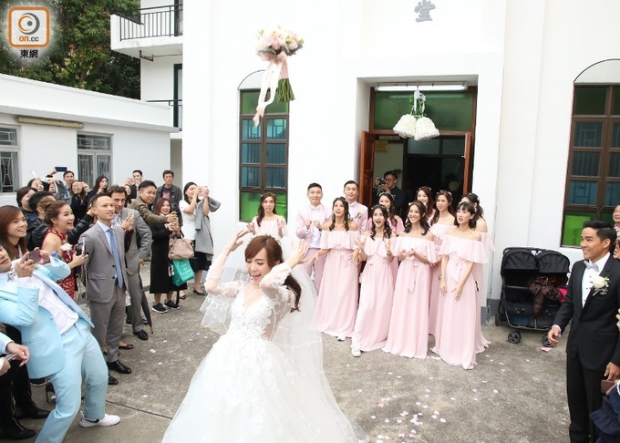 Mỹ nhân TVB kết hôn với bạn trai thiếu gia sau 4 năm yêu chay