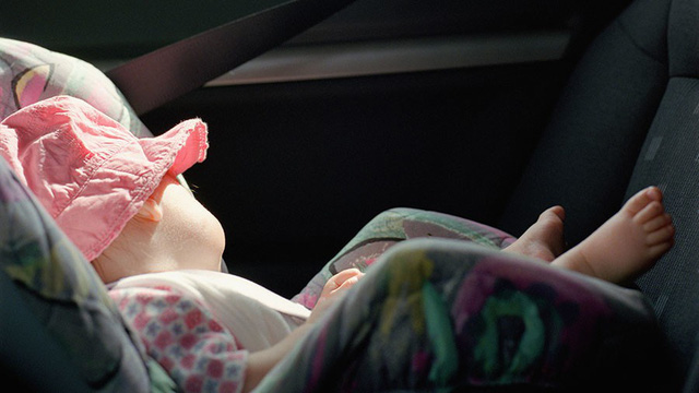 Kẻ trộm trả lại xe sang sau 15 phút vì bé gái 3 tháng tuổi