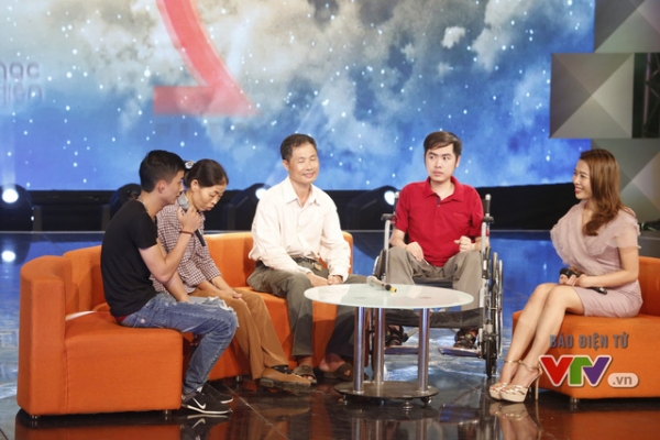 Chàng trai bị ung thư xương được ‘dì ghẻ’ yêu thương như con đẻ đã ra đi ở tuổi 20