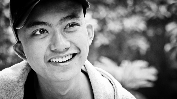 Chàng trai bị ung thư xương được ‘dì ghẻ’ yêu thương như con đẻ đã ra đi ở tuổi 20