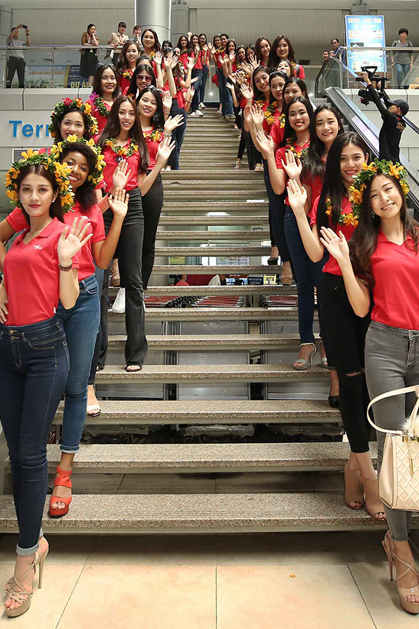 Thí sinh Hoa hậu Hoàn vũ Việt Nam tập trung ở Nha Trang để thi bán kết