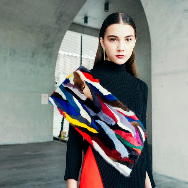 Làm việc quá sức, người mẫu trẻ chết trong show thời trang kéo dài 12 tiếng