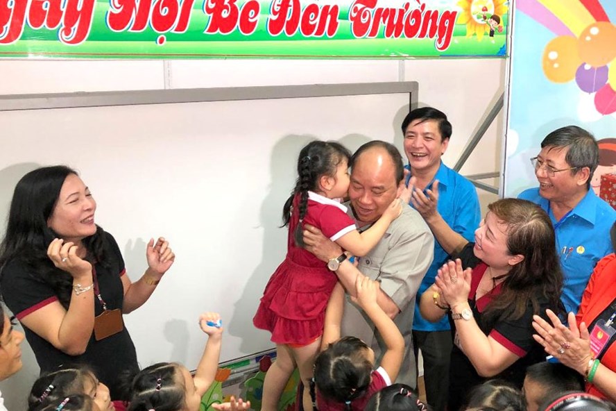 Món quà đặc biệt công nhân tặng Thủ tướng