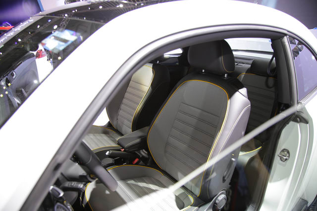 Volkswagen Beetle Dune giá 1,469 tỷ đồng ở Việt Nam