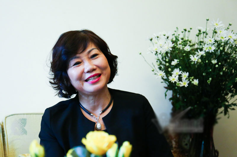 Cái bắt tay vượt qua nghi lễ ngoại giao của Tổng thống Putin